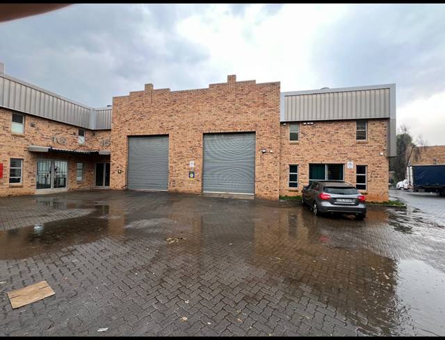 601M² WAREHOUSE TO LET IN LASER PARK